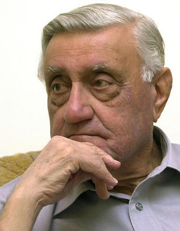Iraqi governing council member Adnan Pachachi, Baghdad, May 25, 2004.