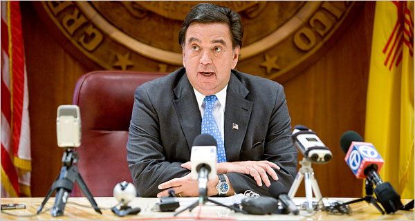 Governor Bill Richardson of New Mexico at a news conference on his withdrawing, a day earlier, of his bid for commerce secretary, January 5, 2009.