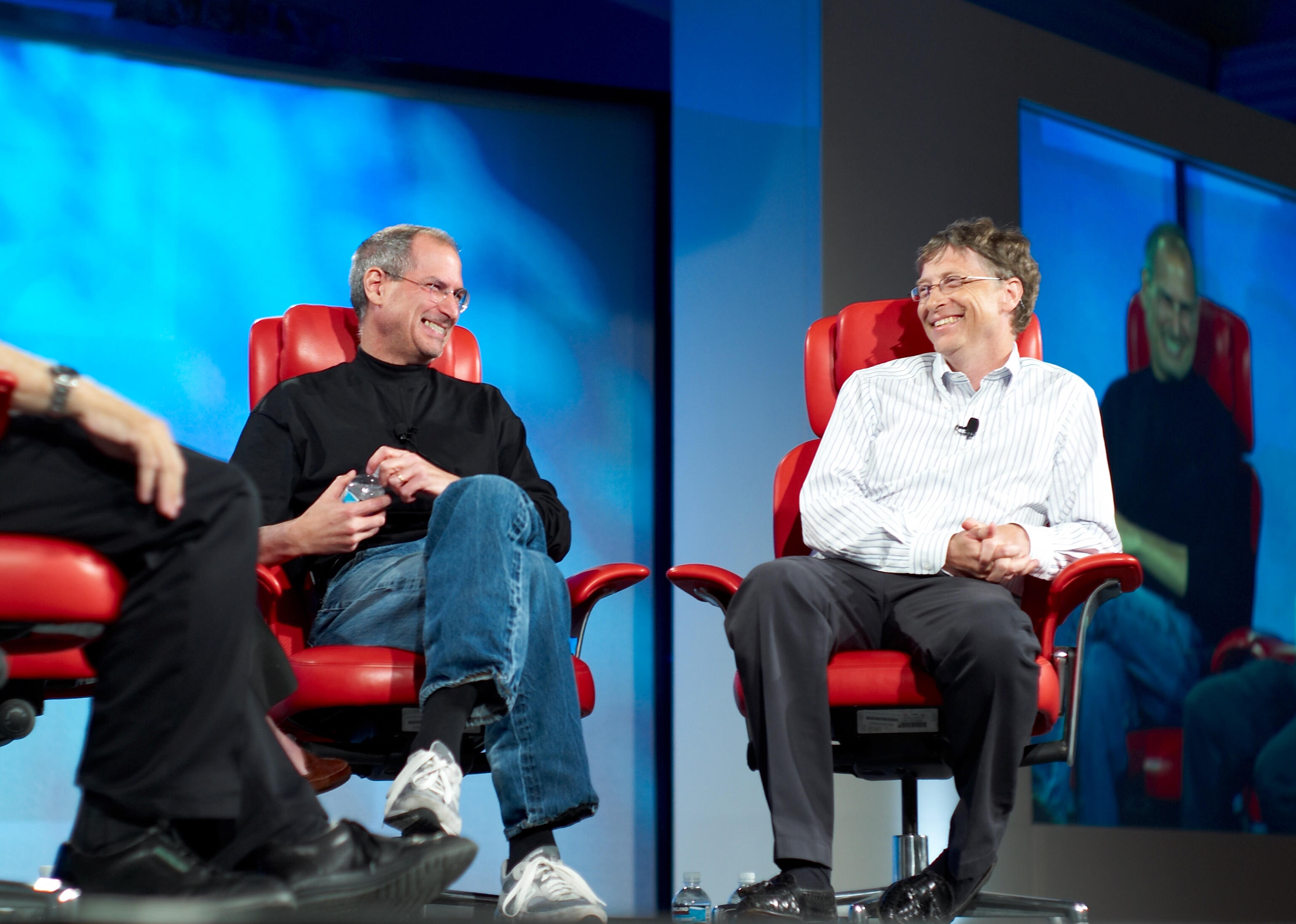 Steve Jobs and Bill Gates at 'D5 -All Things Digital' conference, Silicon Valley, May 31, 2007.