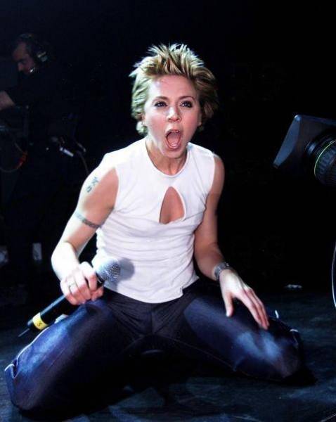 Melanie C performing Going Down