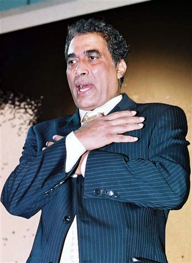 Egyptian actor Ahmed Zaki greets fans and journalists in a press conference signaling the start of shooting his upcoming film 'Halim', Cairo, January 17, 2005.