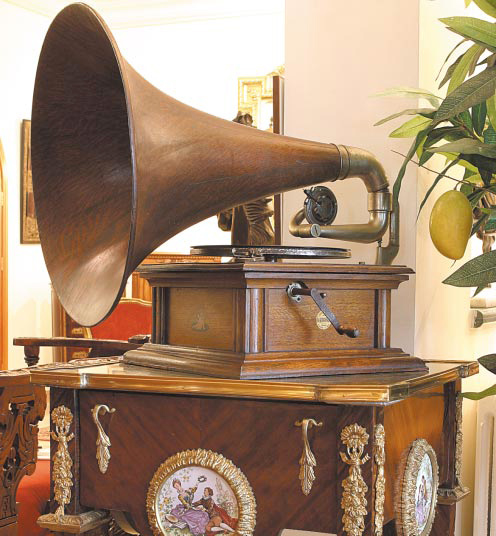 A phonograph