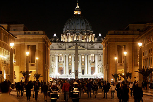 St. Peter's Square is clogged with thousands of the faithful after the declaration of Pope John Paul II death, Vatican, Rome, April 2, 2005.