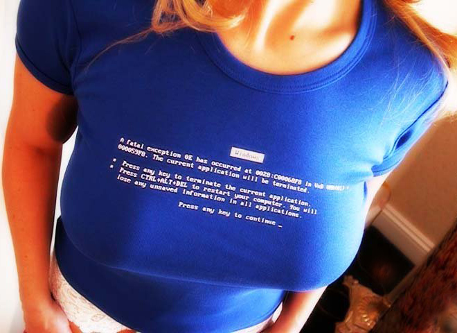 The all-tragic blue screen declaring system failure in early versions of Windows!