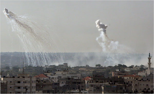 On the ninth day of Israels war against Gaza, Israel showers its cities with a new unidentified type of phosphorus bombs, January 4, 2009.