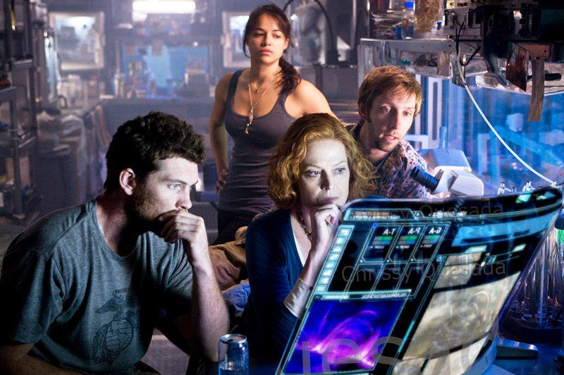 Sam Worthington, Michelle Rodriguez, Sigourney Weaver and Joel David Moore in Avatar (2009)