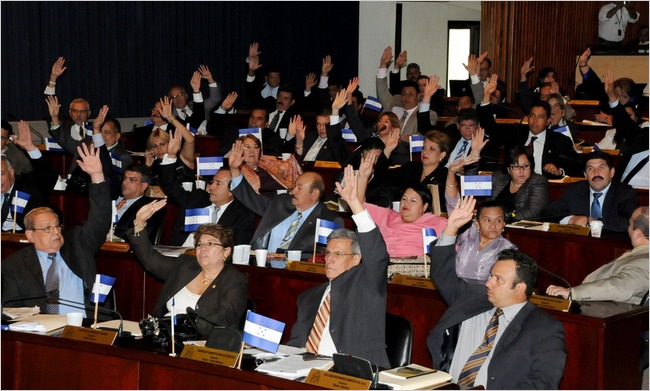 Honduras Congress deputies vote against restoring the ousted president, Manuel Zelaya, Tegucigalpa, December 2, 2009.