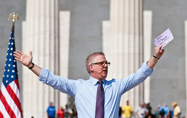 Fox News Channel commentator Glenn Beck addresses the 500-hundred-thousand Restoring Honor rally on the US National Mall, Washington, August 28, 2010.