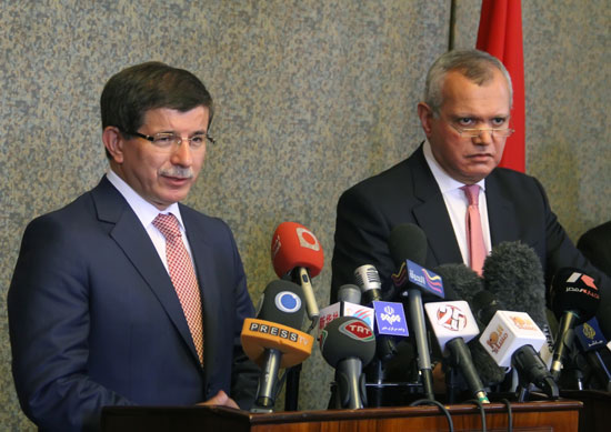 Egyptian Froeign Affairs Minister, Mohammed Al-Oraby, right, during a joint press conference with his Turkish counterpart, Ahmet Davutoglu, following their talks, Cairo, July 2, 2011.