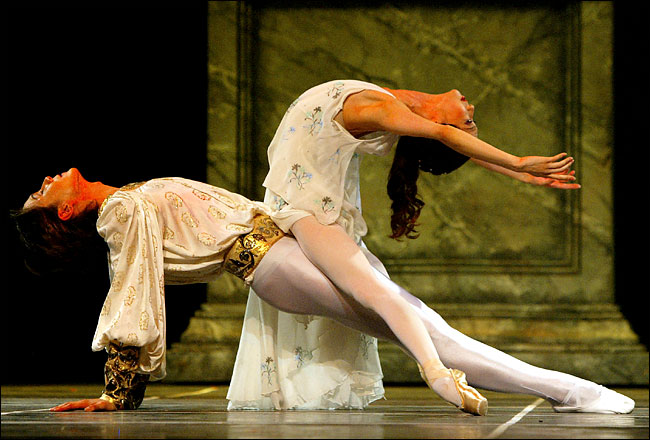 Hye-Min Hwang as Juliet and Jae-Yong Ohm as Romeo in the Universal Ballet's version of the classic tale, New York, August 2004.